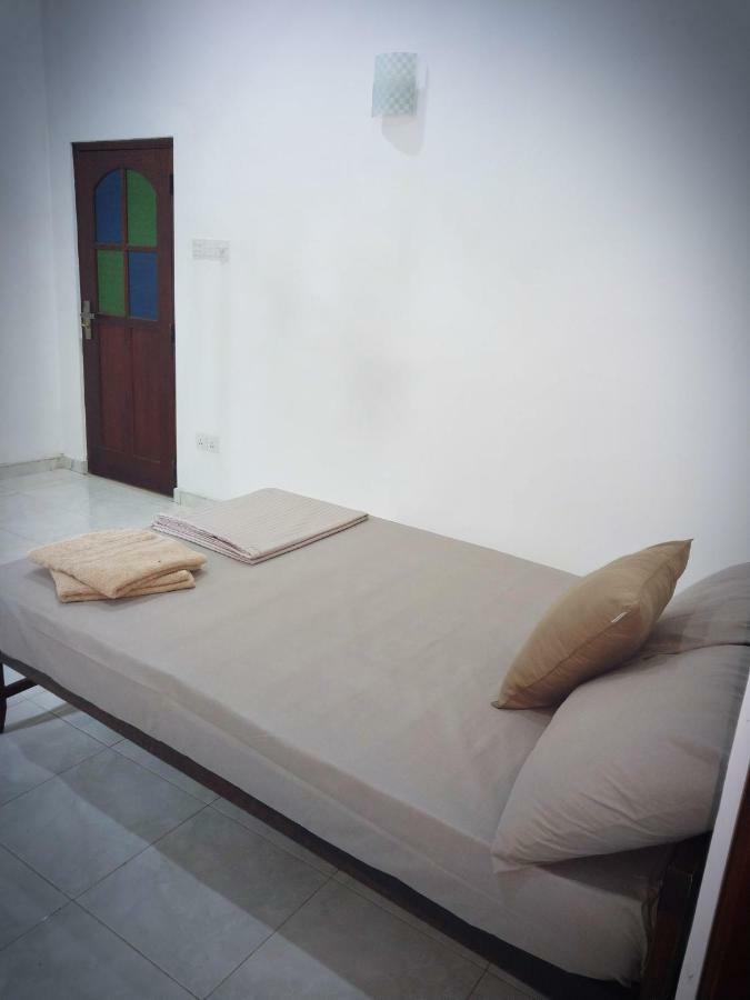 The Kaktus House At Airport Hostel Katunayake Exterior photo